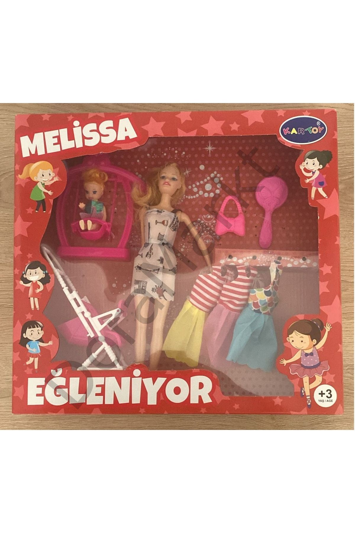 Melissa Eğleniyor Bebekli Dolap ve Aksesuar Seti