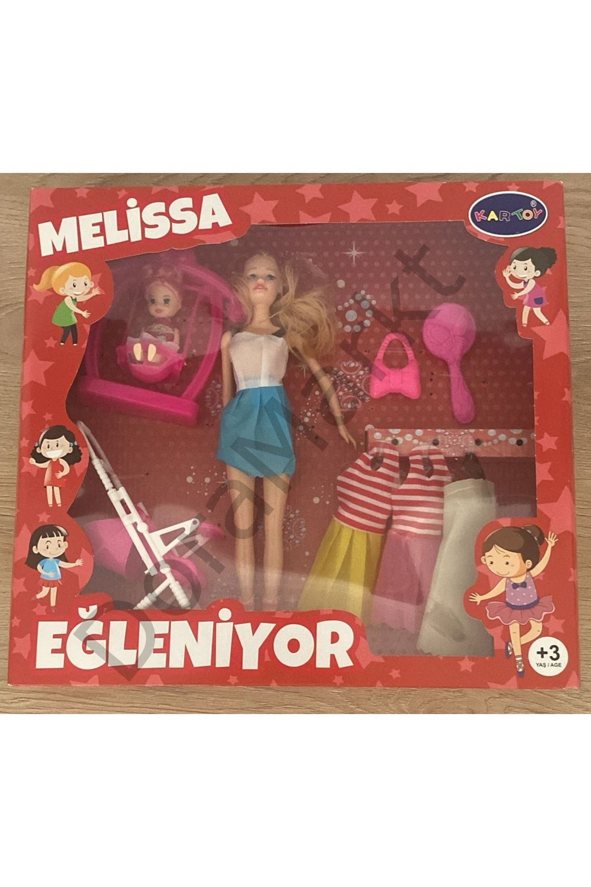 Melissa Eğleniyor Bebekli Dolap ve Aksesuar Seti